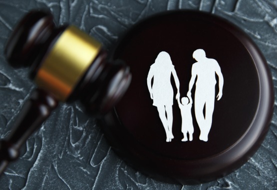 Child Custody Attorney graphic with gavel and family holding hands in Morton IL